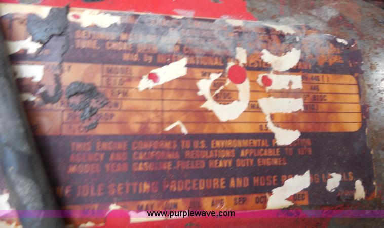 image for item H3168 1979 International 1824 grain truck