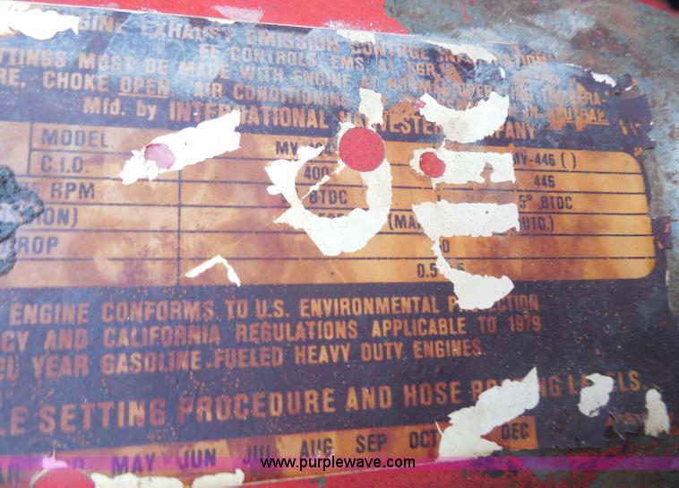 image for item H3168 1979 International 1824 grain truck