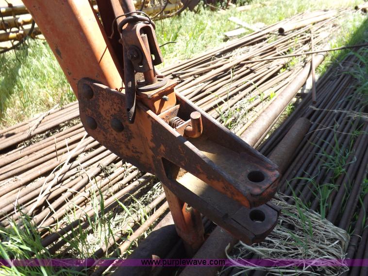 image for item H7080 New Holland 258 hay rake