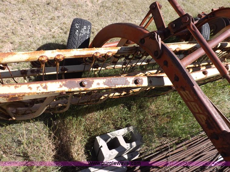 image for item H7080 New Holland 258 hay rake