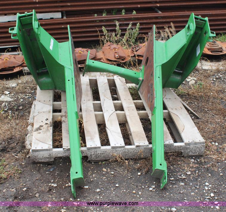 image for item X9379 John Deere loader bracket