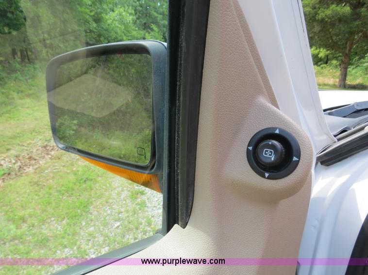 image for item B4785 2005 Ford Expedition Eddie Bauer SUV