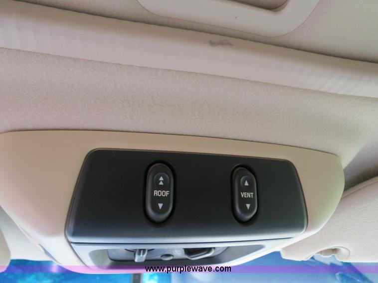 image for item B4785 2005 Ford Expedition Eddie Bauer SUV