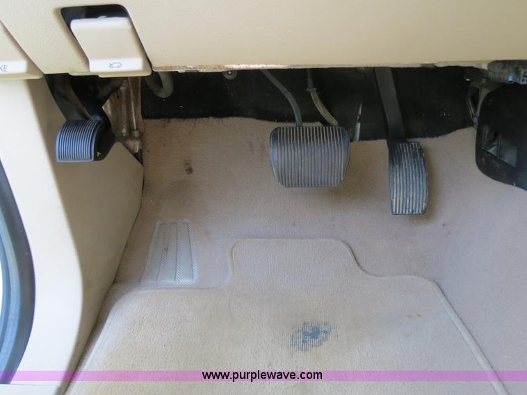 image for item B4785 2005 Ford Expedition Eddie Bauer SUV