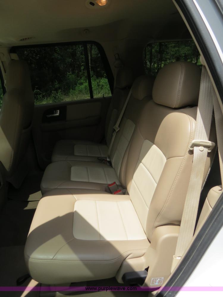 image for item B4785 2005 Ford Expedition Eddie Bauer SUV