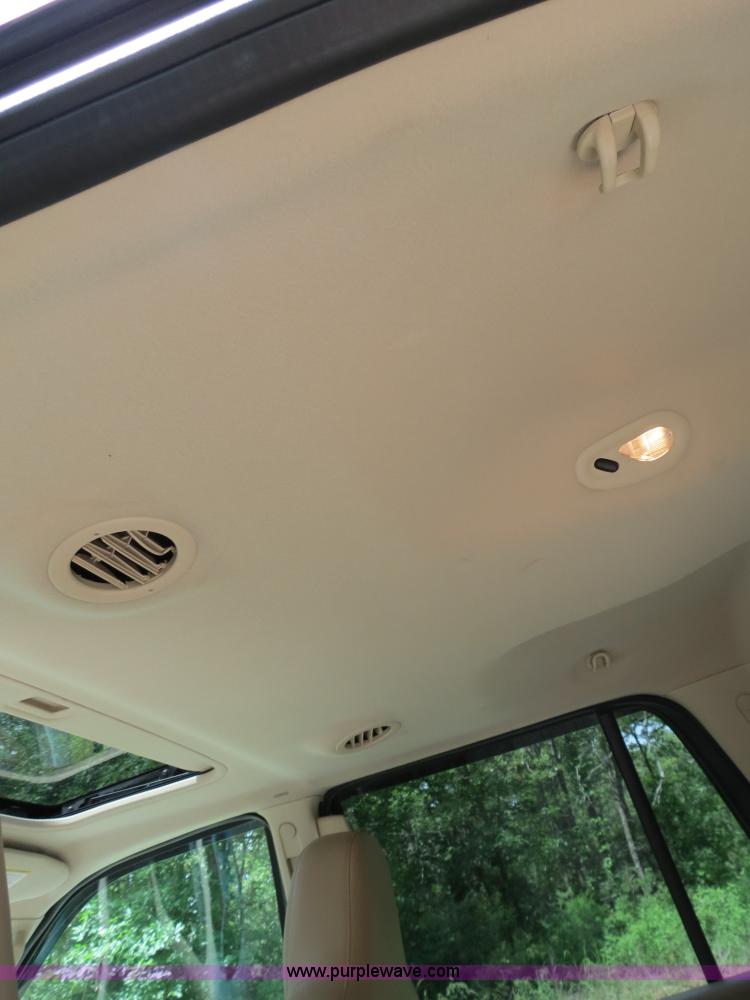 image for item B4785 2005 Ford Expedition Eddie Bauer SUV