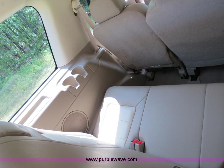 image for item B4785 2005 Ford Expedition Eddie Bauer SUV