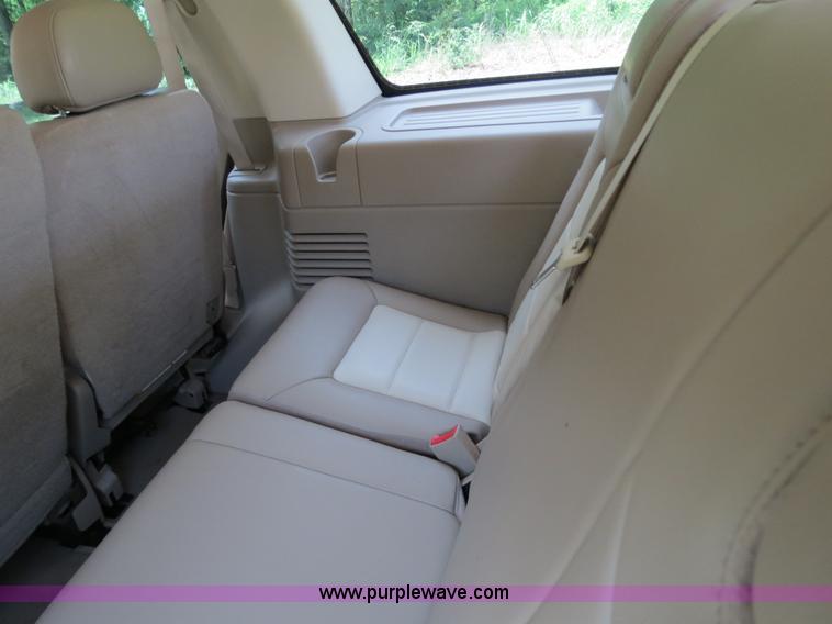 image for item B4785 2005 Ford Expedition Eddie Bauer SUV