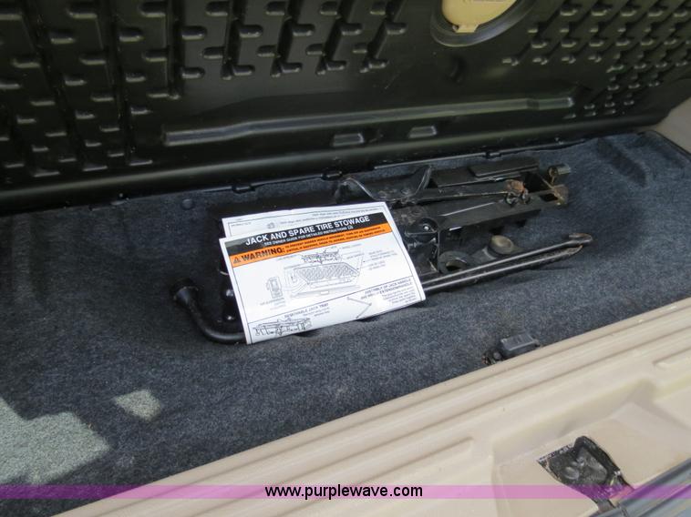 image for item B4785 2005 Ford Expedition Eddie Bauer SUV