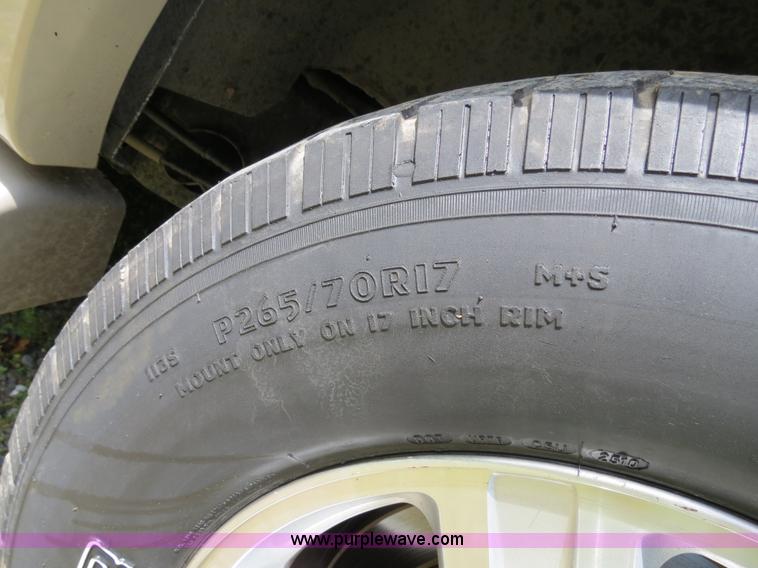 image for item B4785 2005 Ford Expedition Eddie Bauer SUV