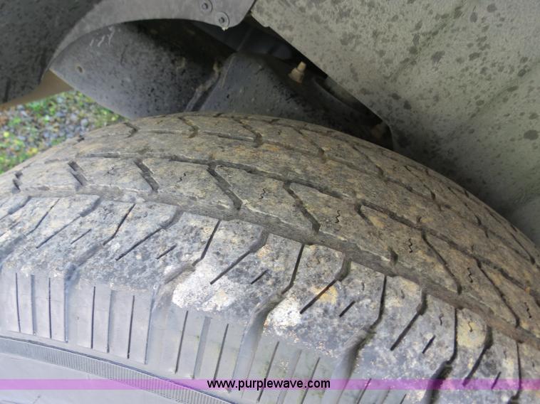 image for item B4785 2005 Ford Expedition Eddie Bauer SUV