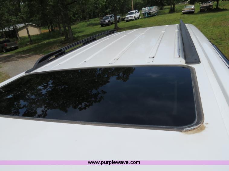 image for item B4785 2005 Ford Expedition Eddie Bauer SUV