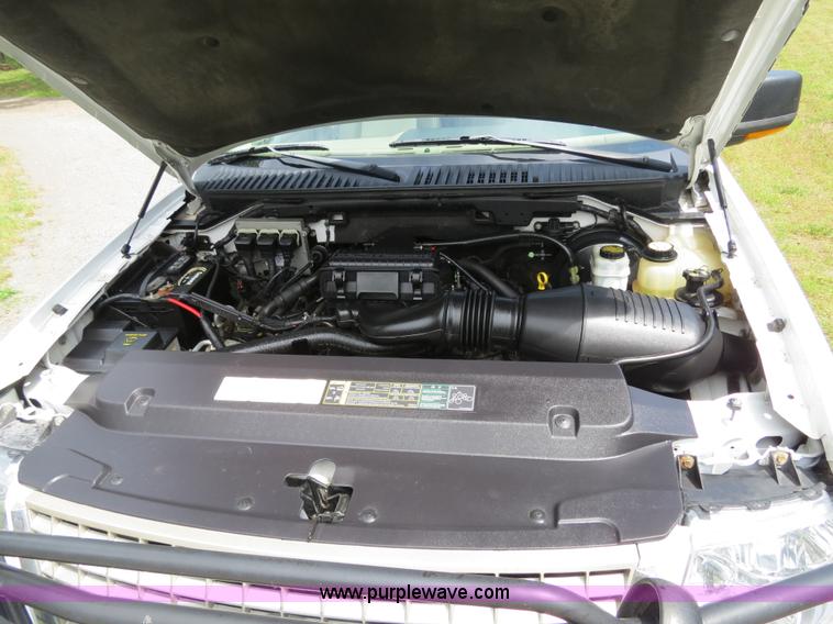 image for item B4785 2005 Ford Expedition Eddie Bauer SUV