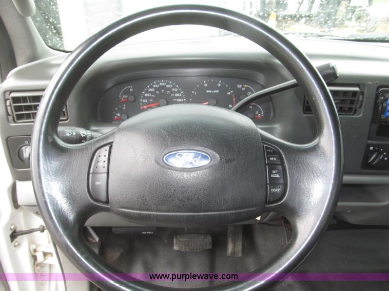 image for item B5492 2004 Ford F350  XL Super Duty flatbed truck