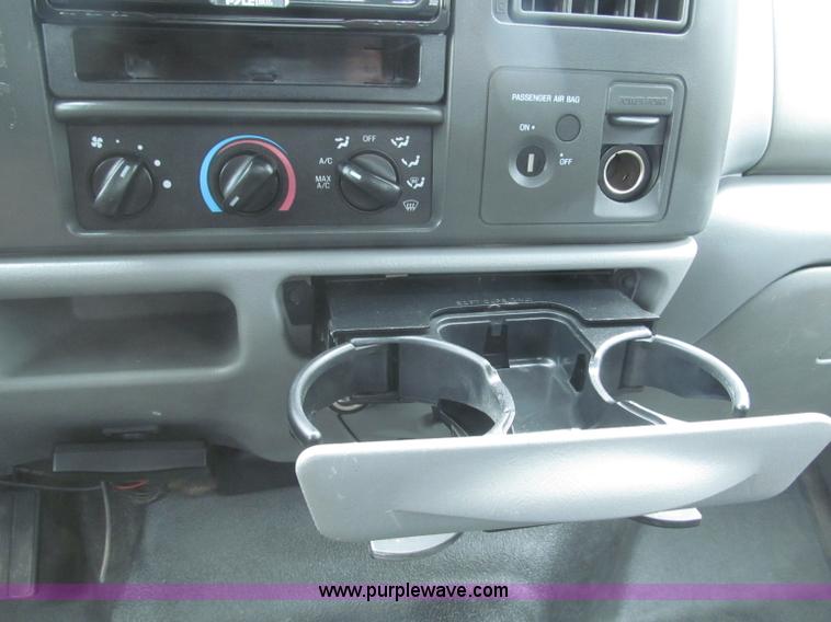 image for item B5492 2004 Ford F350  XL Super Duty flatbed truck