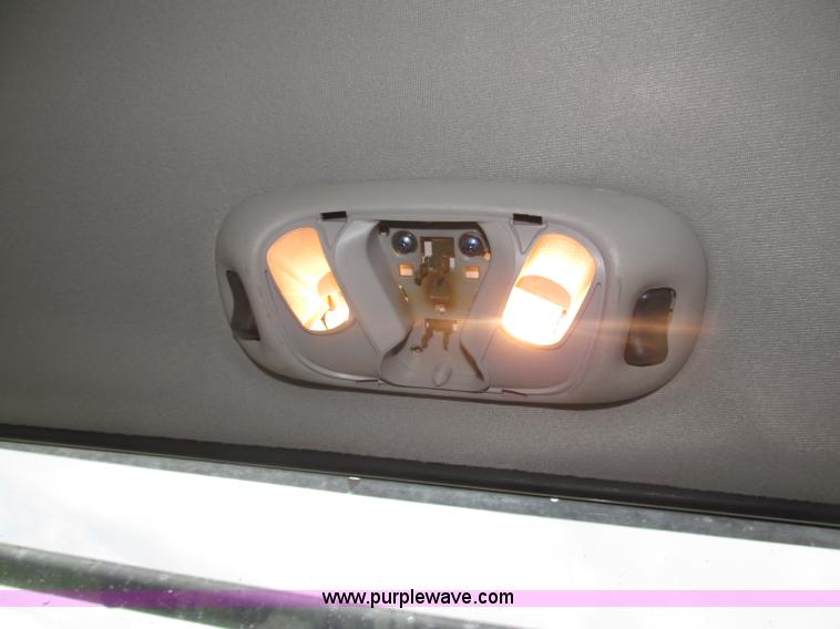 image for item B5492 2004 Ford F350  XL Super Duty flatbed truck