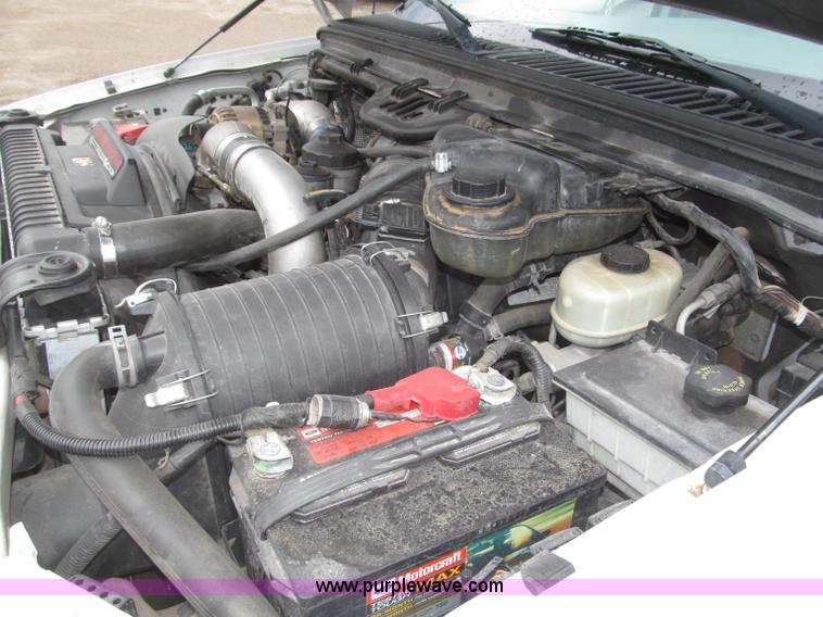 image for item B5492 2004 Ford F350  XL Super Duty flatbed truck