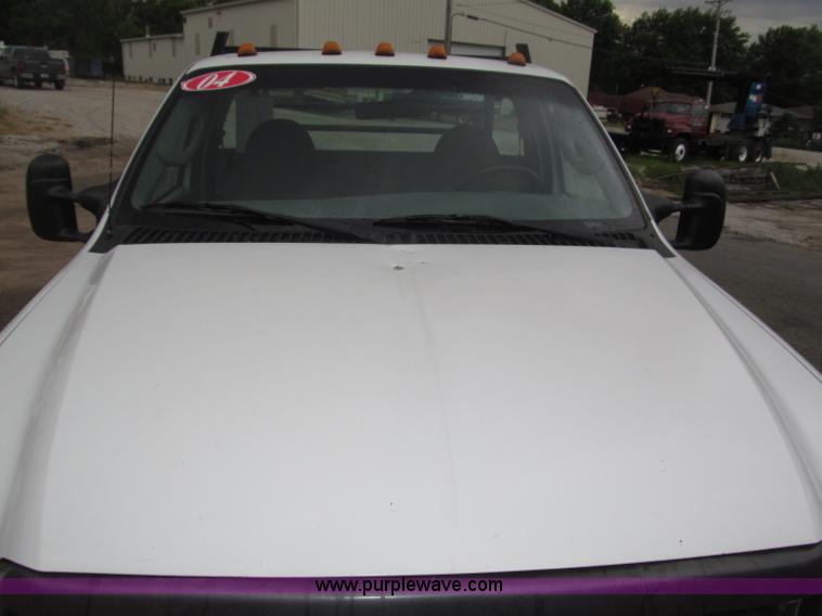 image for item B5492 2004 Ford F350  XL Super Duty flatbed truck