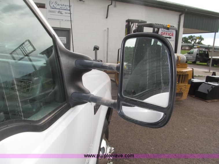 image for item B5492 2004 Ford F350  XL Super Duty flatbed truck