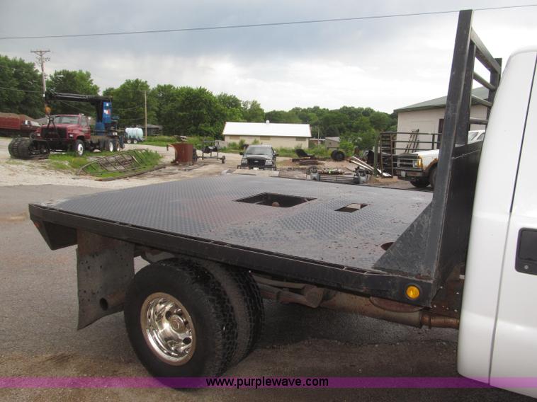 image for item B5492 2004 Ford F350  XL Super Duty flatbed truck