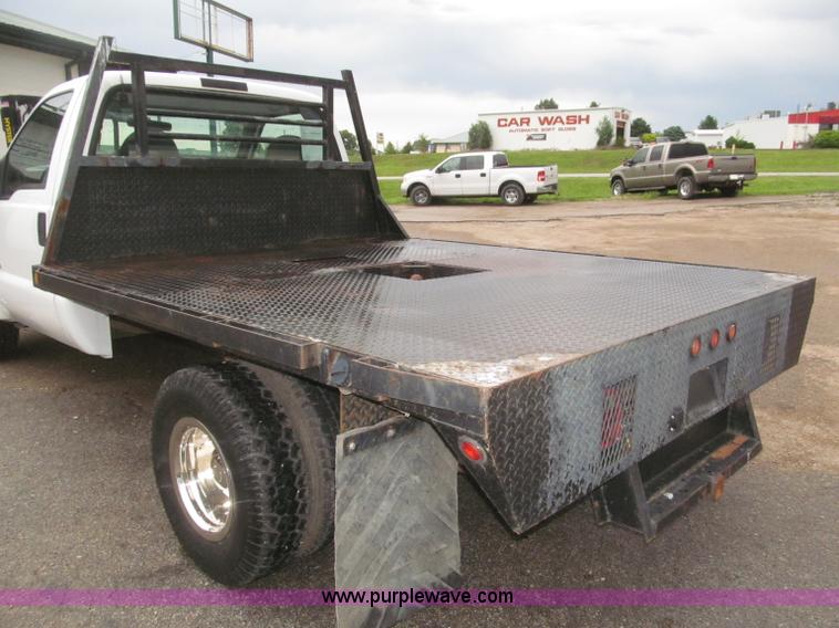 image for item B5492 2004 Ford F350  XL Super Duty flatbed truck