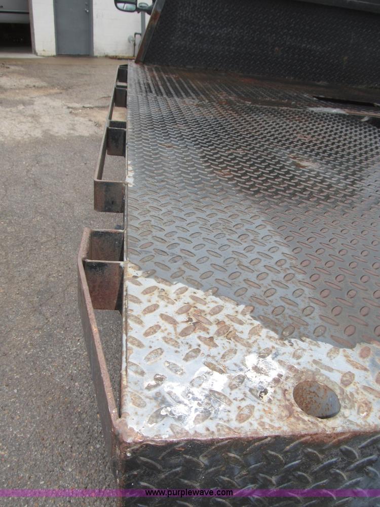 image for item B5492 2004 Ford F350  XL Super Duty flatbed truck