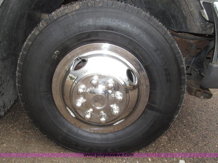 image for item B5492 2004 Ford F350  XL Super Duty flatbed truck