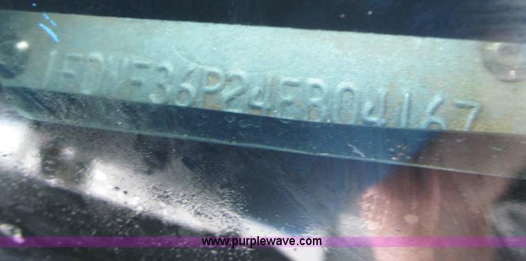 image for item B5492 2004 Ford F350  XL Super Duty flatbed truck