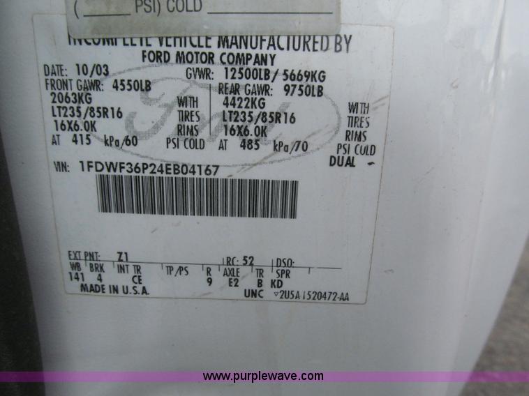 image for item B5492 2004 Ford F350  XL Super Duty flatbed truck