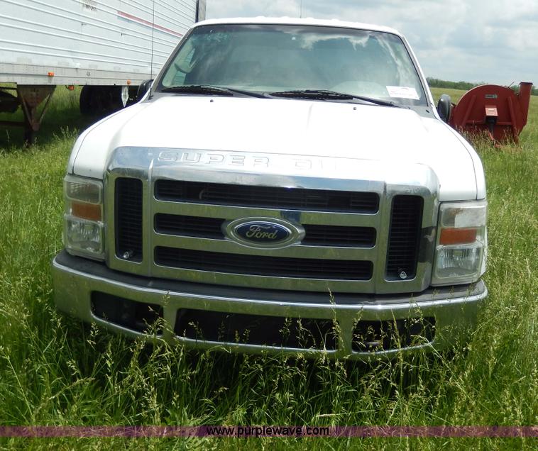 image for item D4780 2007 Ford F250 XLT Super Duty Crew Cab pickup truck