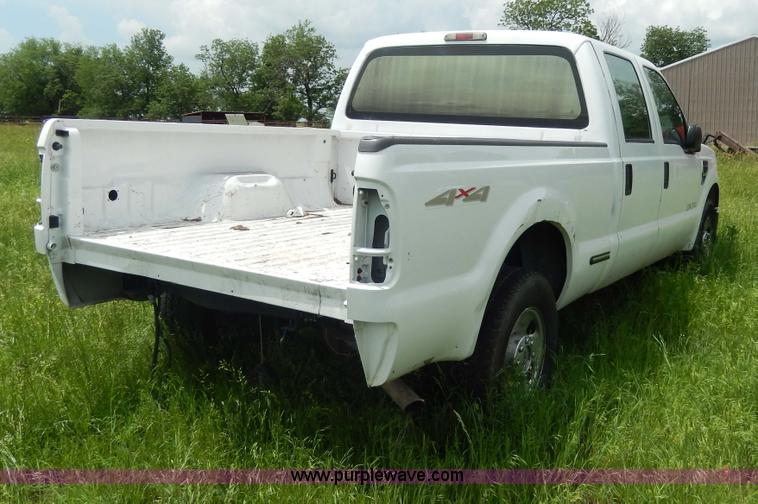 image for item D4780 2007 Ford F250 XLT Super Duty Crew Cab pickup truck