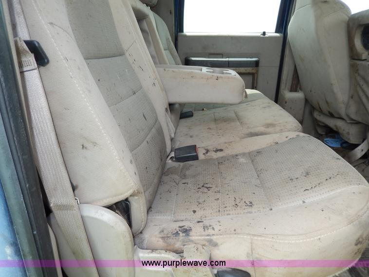 image for item D4780 2007 Ford F250 XLT Super Duty Crew Cab pickup truck