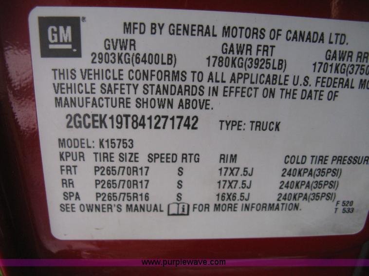 image for item D8332 2004 Chevrolet Silverado 1500 Extended Cab pickup truck