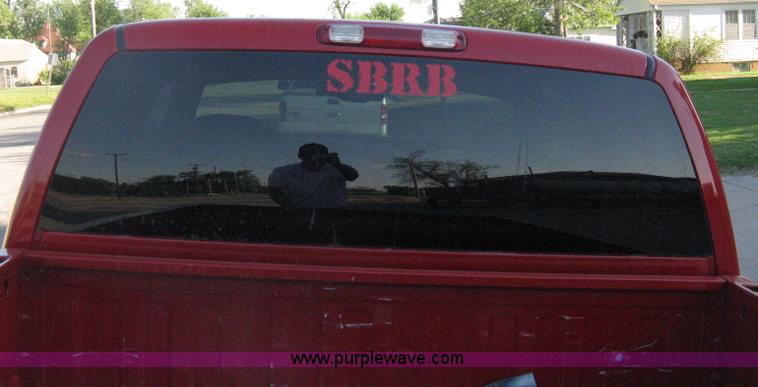 image for item D8332 2004 Chevrolet Silverado 1500 Extended Cab pickup truck