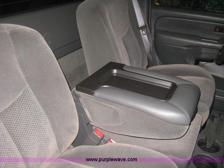 image for item D8350 2006 Chevrolet Silverado 1500 LT pickup truck