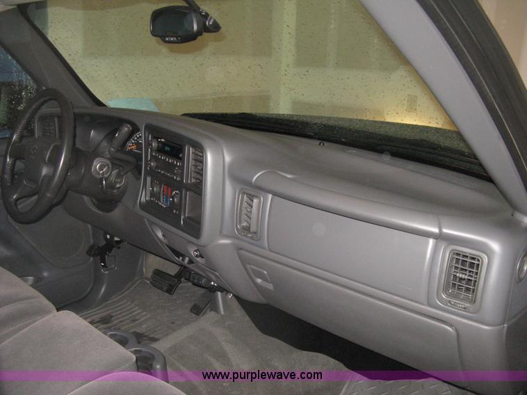 image for item D8350 2006 Chevrolet Silverado 1500 LT pickup truck