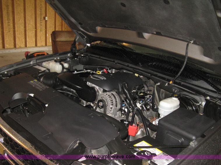 image for item D8350 2006 Chevrolet Silverado 1500 LT pickup truck