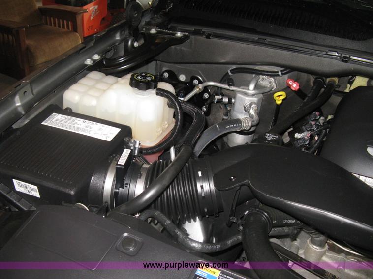 image for item D8350 2006 Chevrolet Silverado 1500 LT pickup truck