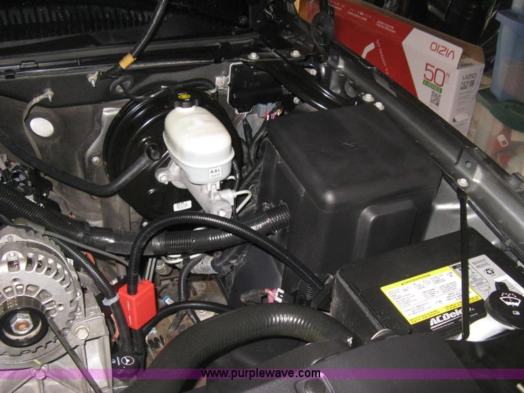 image for item D8350 2006 Chevrolet Silverado 1500 LT pickup truck