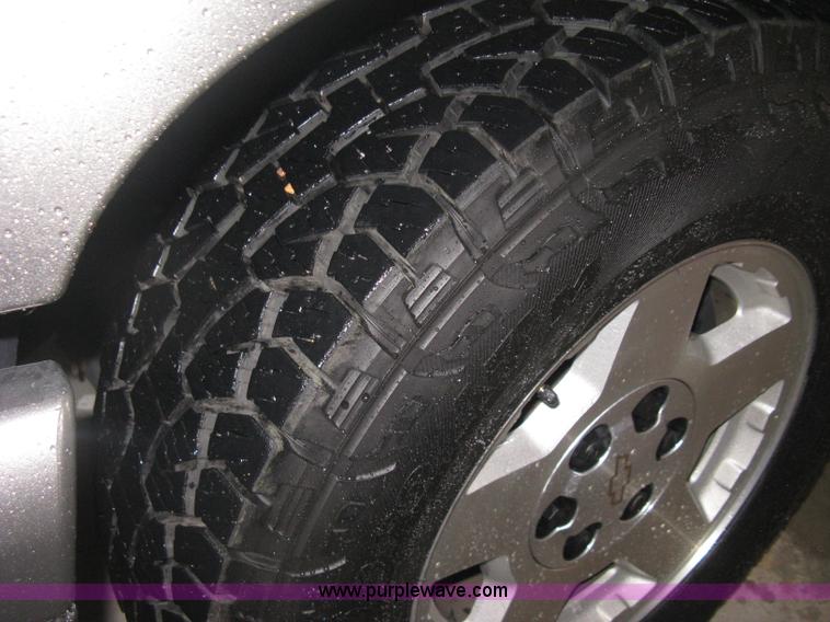 image for item D8350 2006 Chevrolet Silverado 1500 LT pickup truck