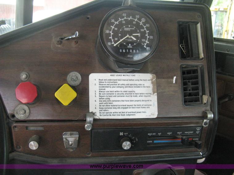 image for item D8358 1993 Freightliner FLC truck cab and chassis