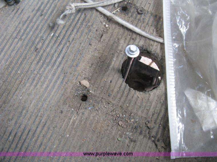 image for item D8358 1993 Freightliner FLC truck cab and chassis