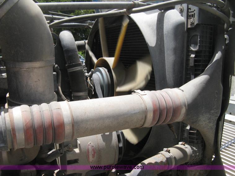 image for item D8358 1993 Freightliner FLC truck cab and chassis