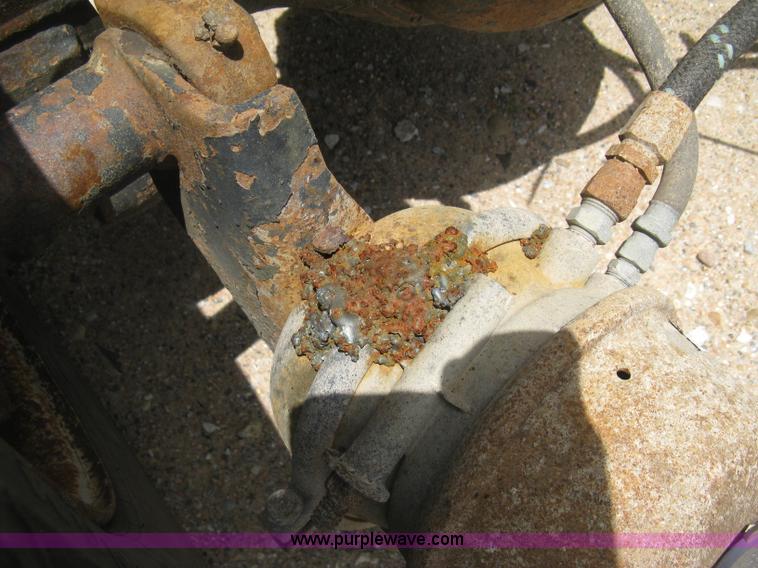 image for item D8358 1993 Freightliner FLC truck cab and chassis