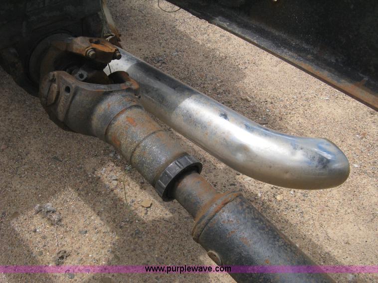 image for item D8360 1993 Ford L9000 AeroMax truck cab and chassis