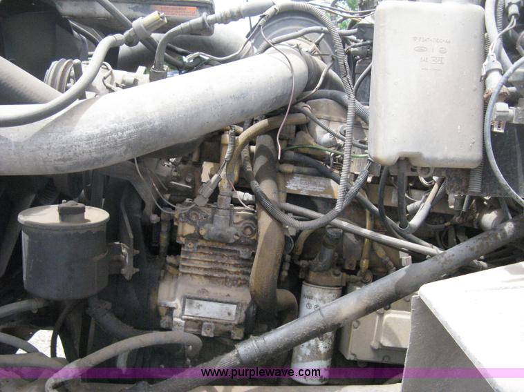 image for item D8360 1993 Ford L9000 AeroMax truck cab and chassis