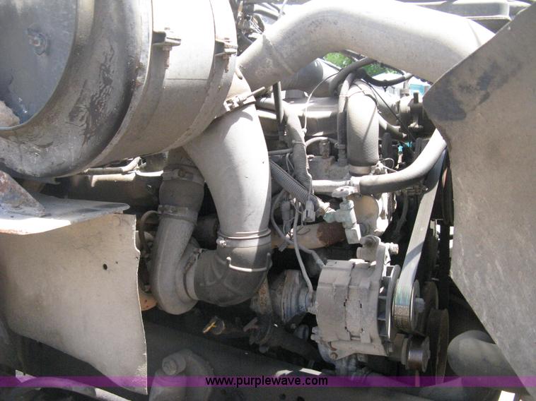 image for item D8360 1993 Ford L9000 AeroMax truck cab and chassis