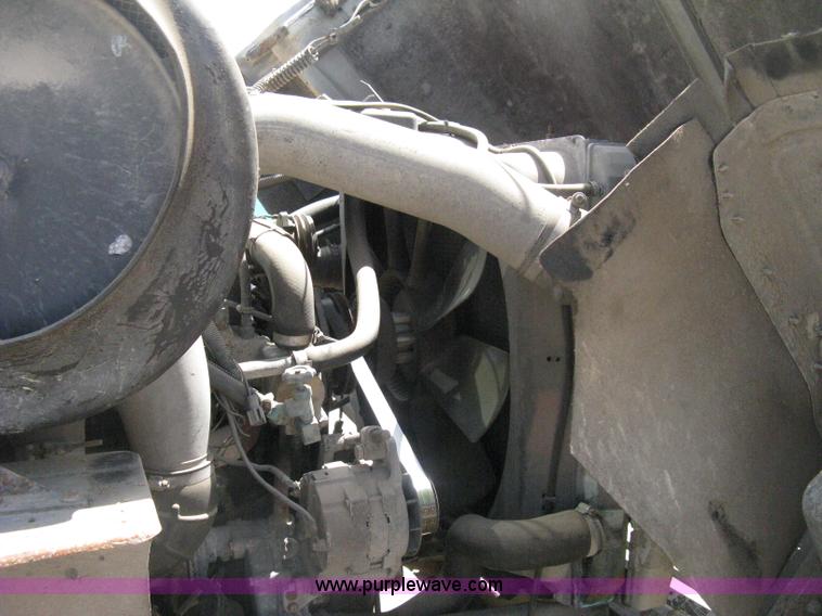 image for item D8360 1993 Ford L9000 AeroMax truck cab and chassis