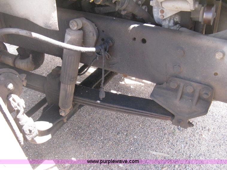 image for item D8360 1993 Ford L9000 AeroMax truck cab and chassis