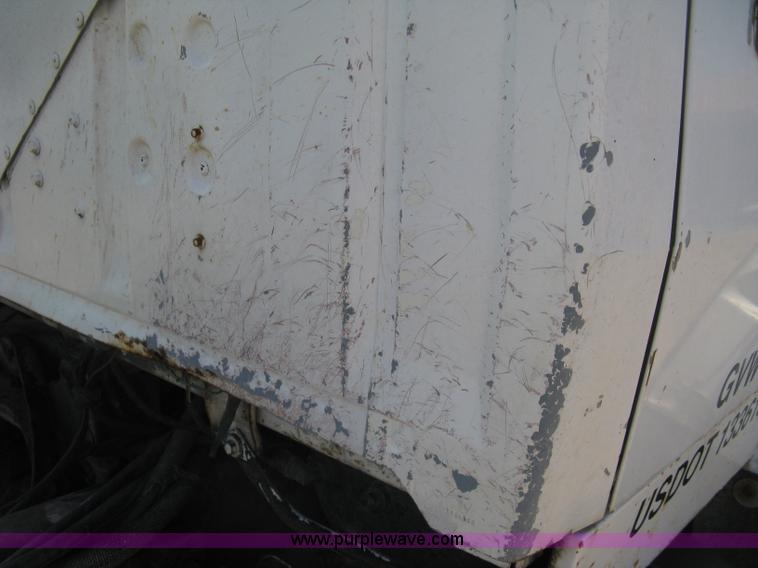 image for item D8360 1993 Ford L9000 AeroMax truck cab and chassis